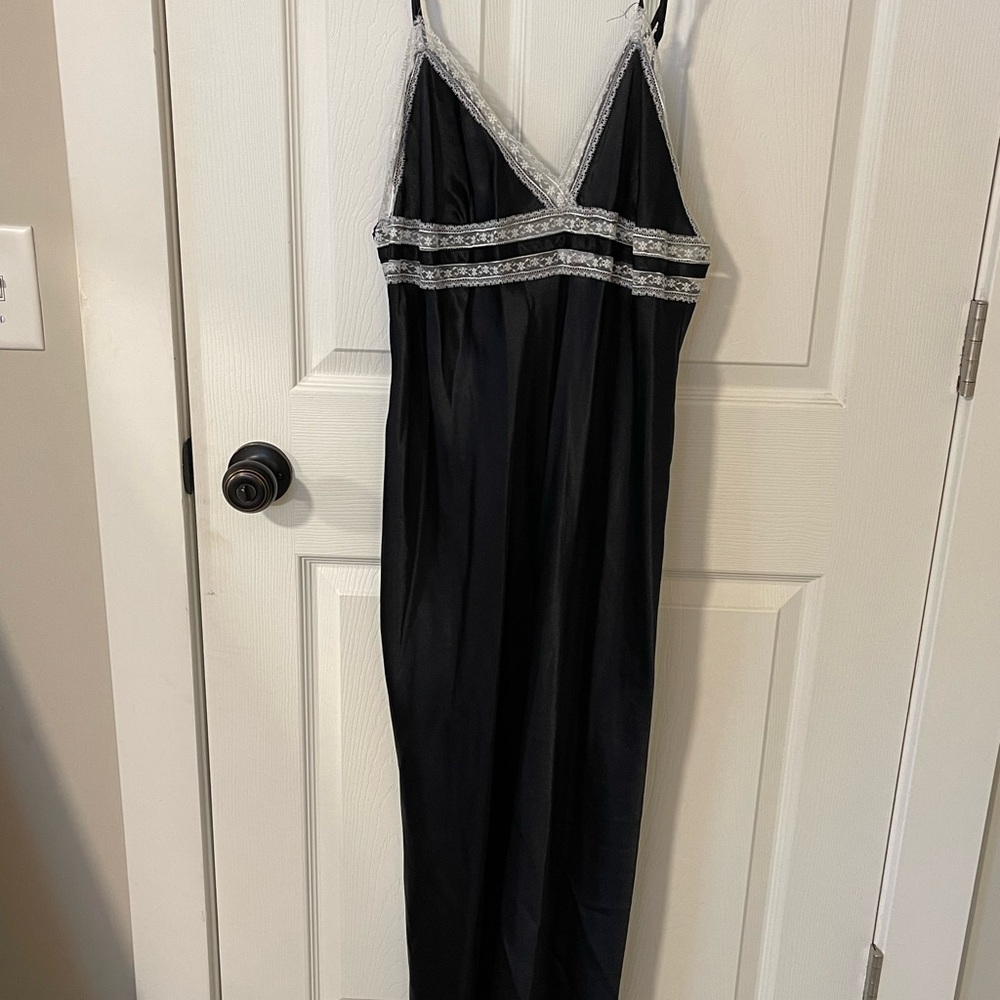 Gilligan & O'Malley Black and Gray Lace Chemise